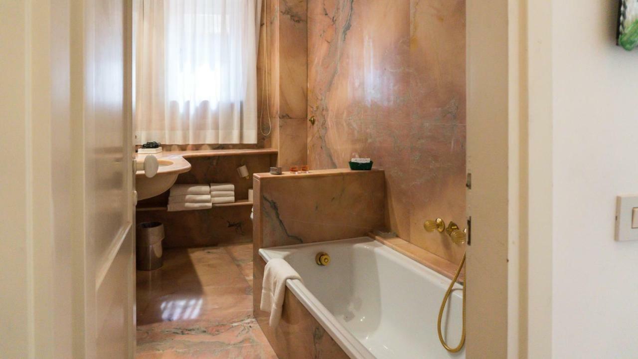 Luxury Balcony Apartment Velence Kültér fotó