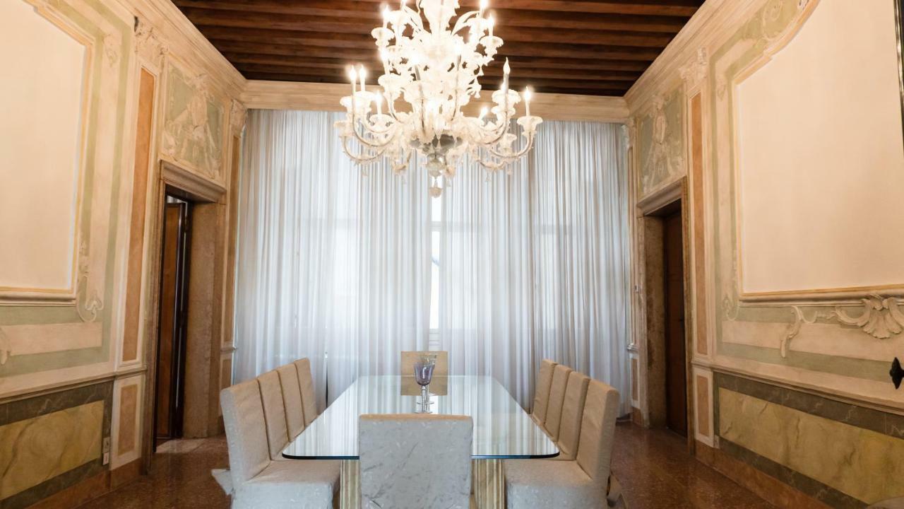 Luxury Balcony Apartment Velence Kültér fotó