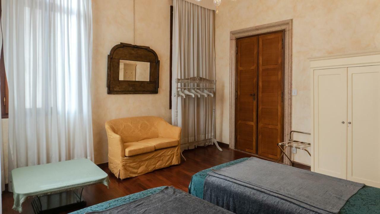 Luxury Balcony Apartment Velence Kültér fotó