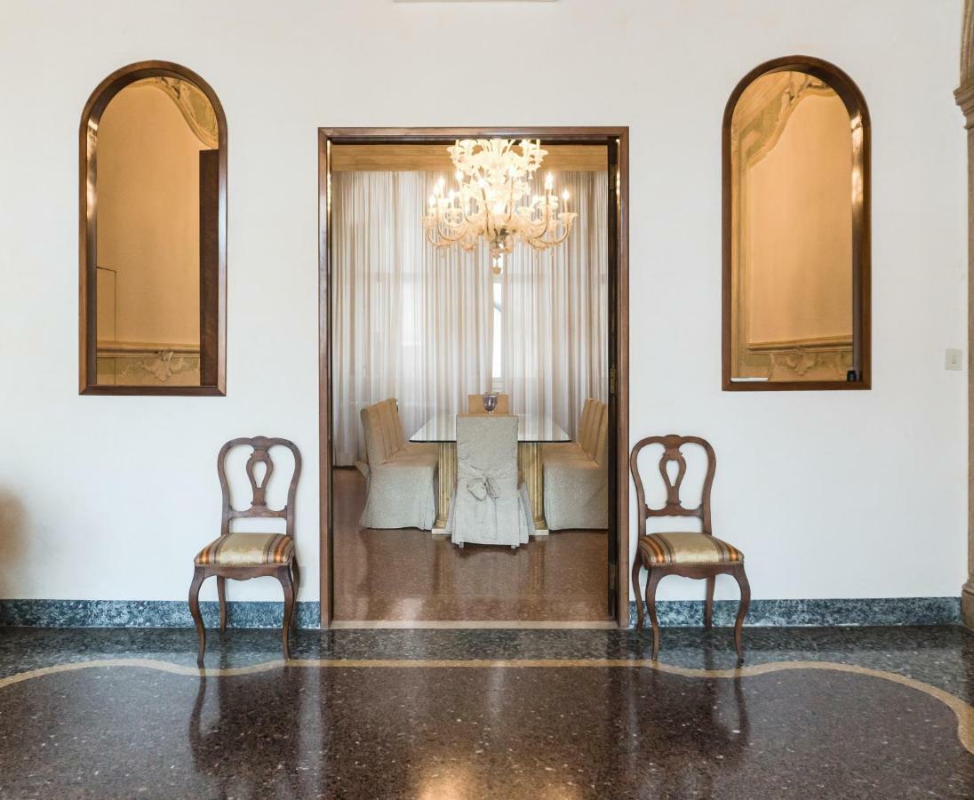 Luxury Balcony Apartment Velence Kültér fotó