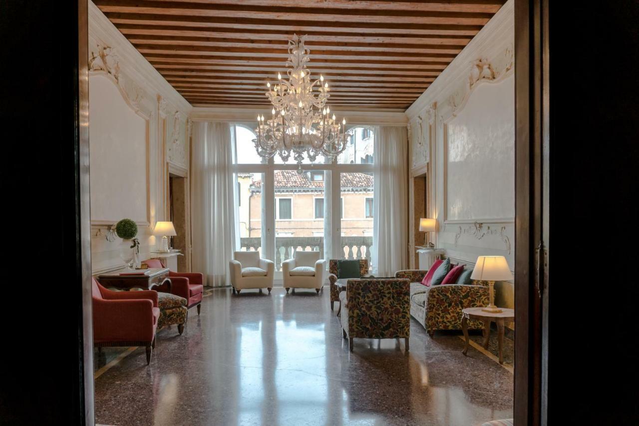 Luxury Balcony Apartment Velence Kültér fotó